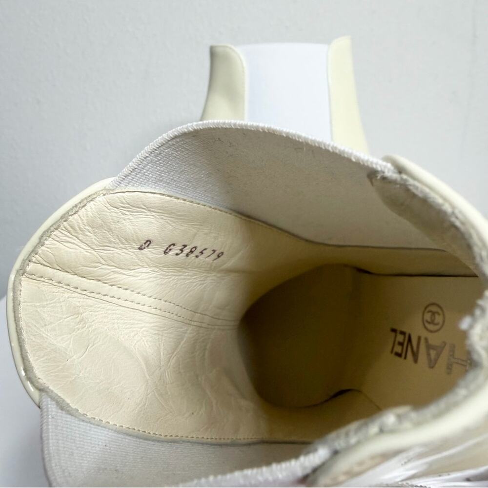 Chanel 2022 Interlocking CC Logo Chelsea Ankle Boots Size 37 - Picture 11 of 15